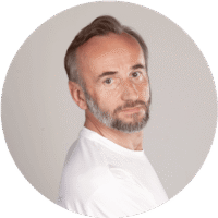 Adam Ramotowski Dyplomowany nauczyciel jogi Iyengara