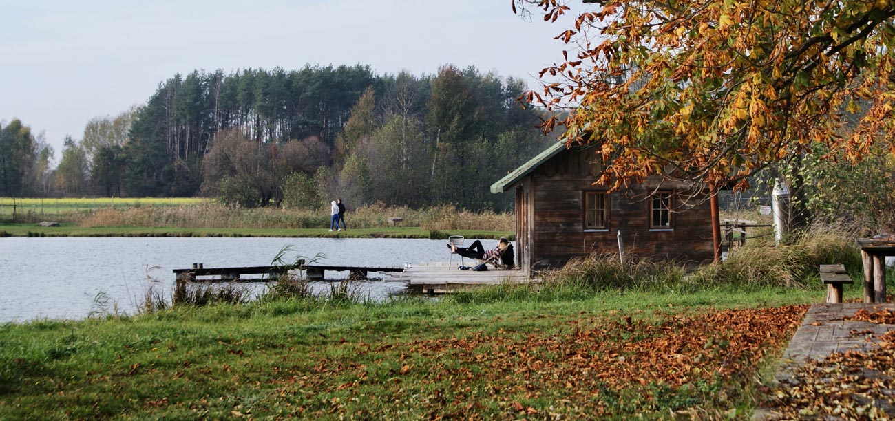 Zagroda Ojrzanow: domek na stawie Weekend z jogą w Zagrodzie Ojrzanów „Zadbaj o odporność”