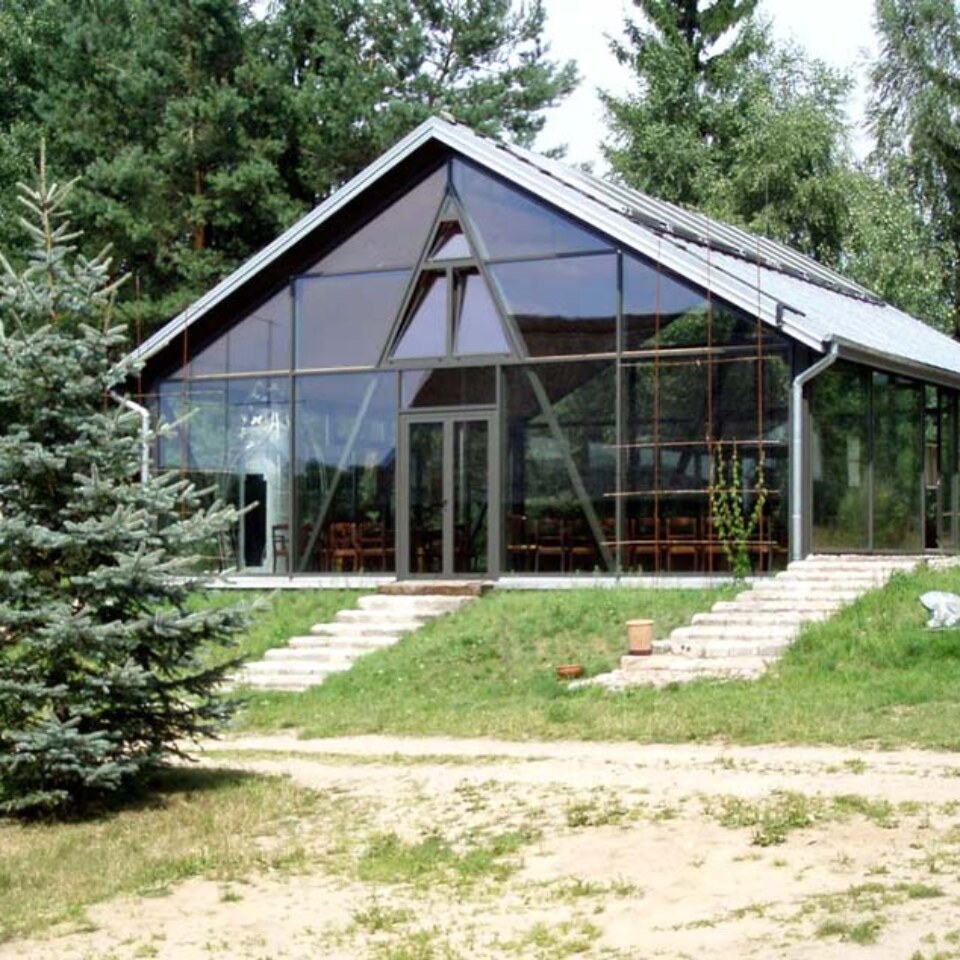 ZagrodaOjrzanow-przeszklona-sala-do-jogi