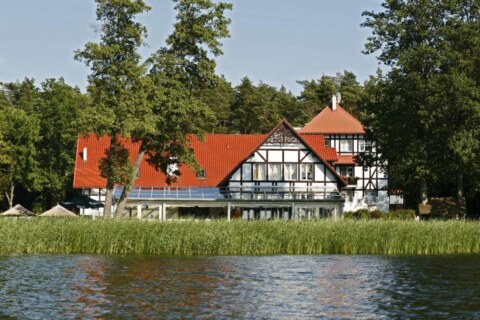 Jabłoń Lake Resort, widok od jeziora