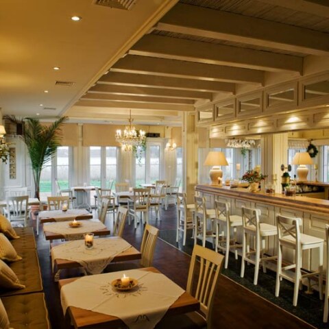 jadalnia-jablon-lake-resort