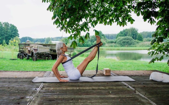 Lato z jogą w Zagrodzie Ojrzanów, letnie warsztaty jogi