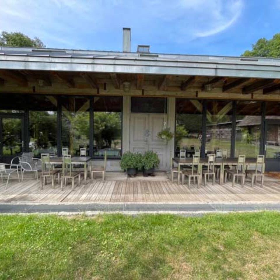 Nowy dom i jadalnia, Zagroda Ojrzanów