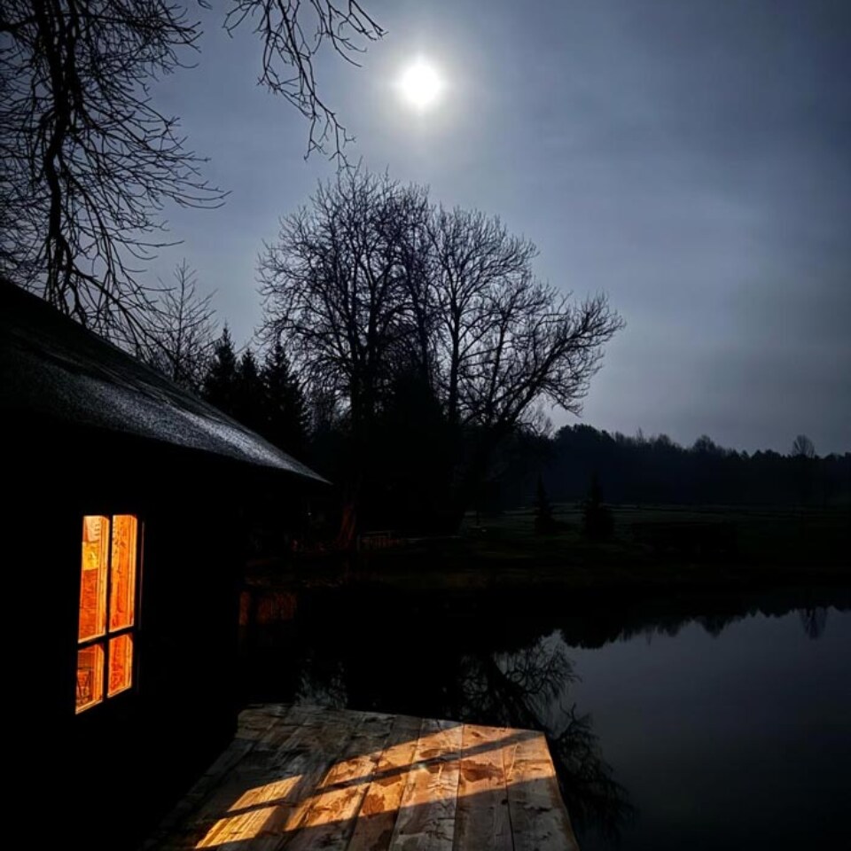 Domek na wodzie w Ojrzanowie