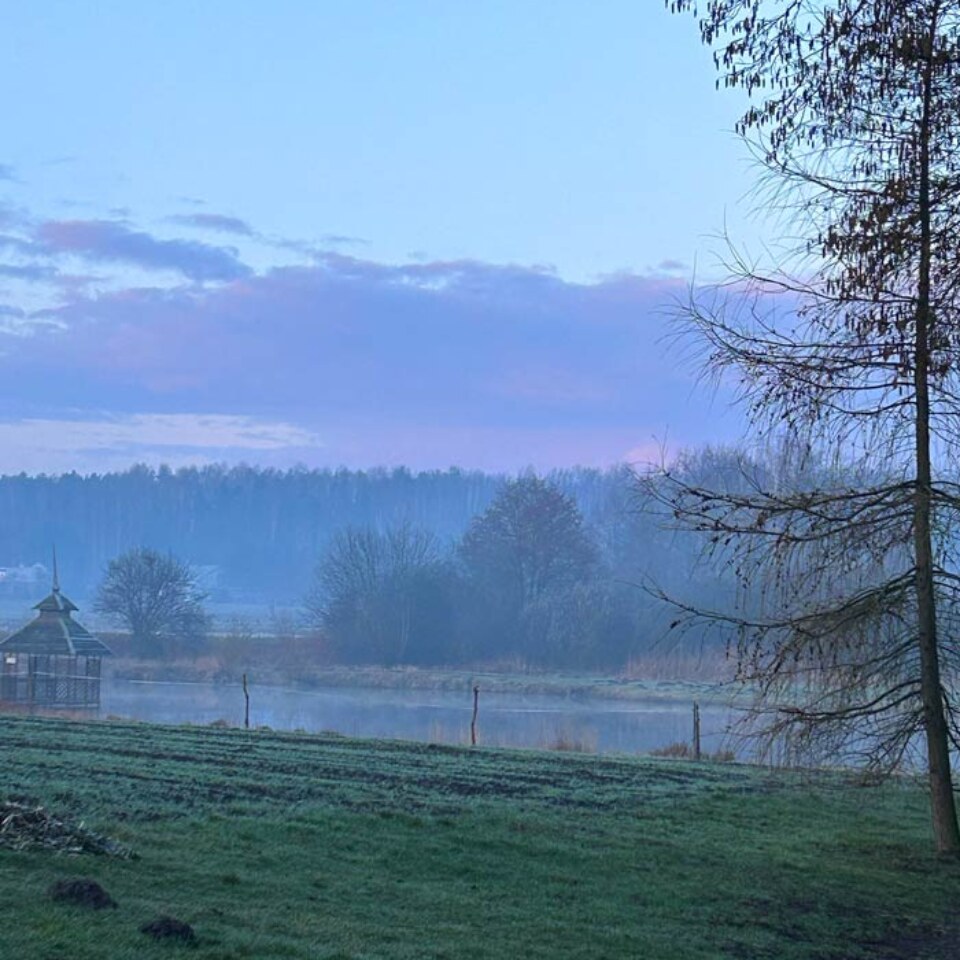 Poranek w Zagrodzie Ojrzanów