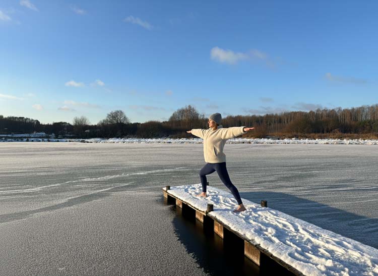 Asana joga na zaśnieżonym pomoście, Zagroda Ojrznanów