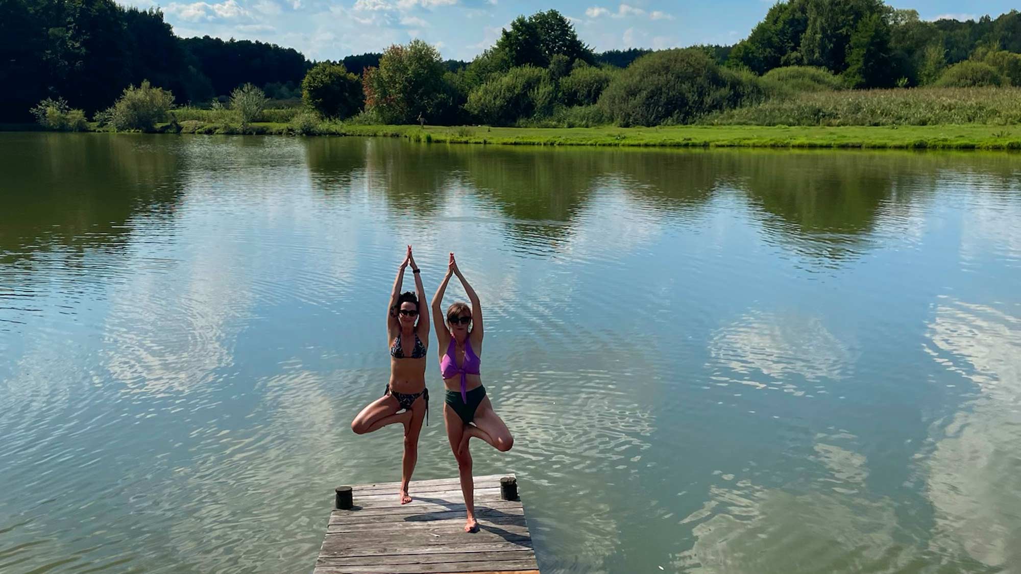 Wyjazd z jogą, tygodniowe warsztaty z Joga Foksal w Zagrodzie Ojrzanów niedaleko Warszawy