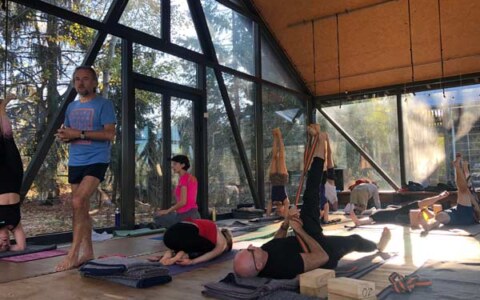 Weekendowe warsztaty jogi pod Warszawą