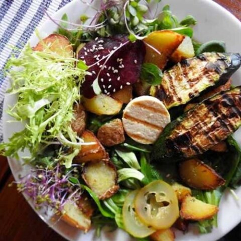 zagroda-kuwasy-posilki-wegetarianskie