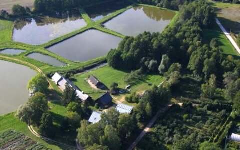 Zagroda Ojrzanów z lotu ptaka