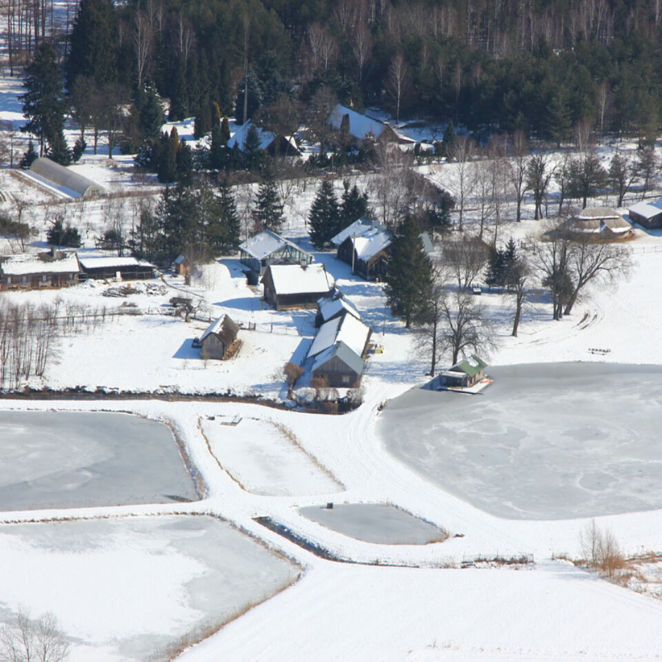 Zagroda Ojrzanów zimą
